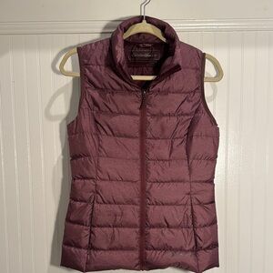 Eddie Bauer Women's Vest in Burgundy